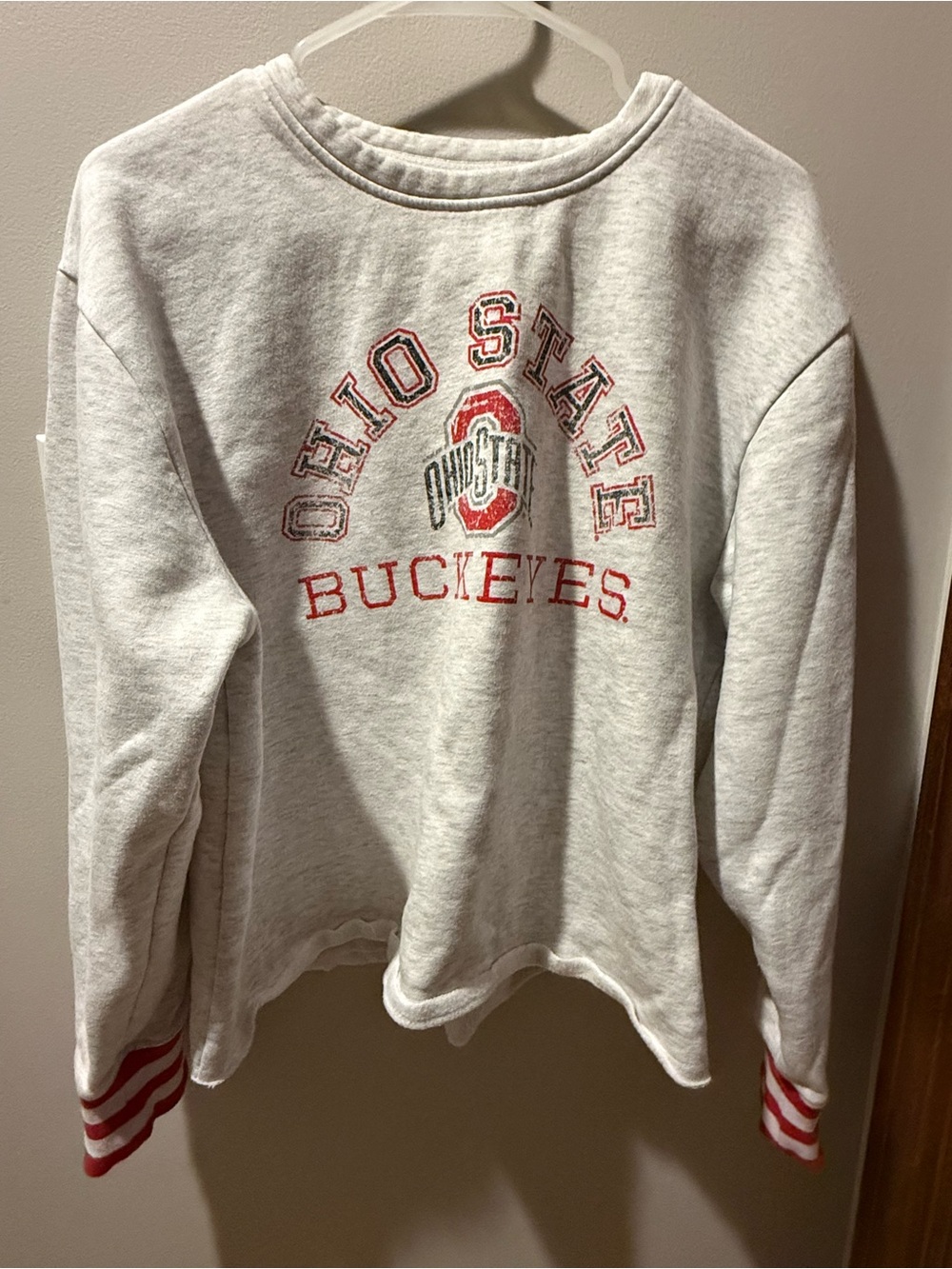 Buckeyes Women's Crewneck Sweatshirt - Light Heather Gray with Red
